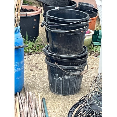 449 - 8 BLACK PLASTIC BUILDER SIZED BUCKETS ALL WITH HANDLES