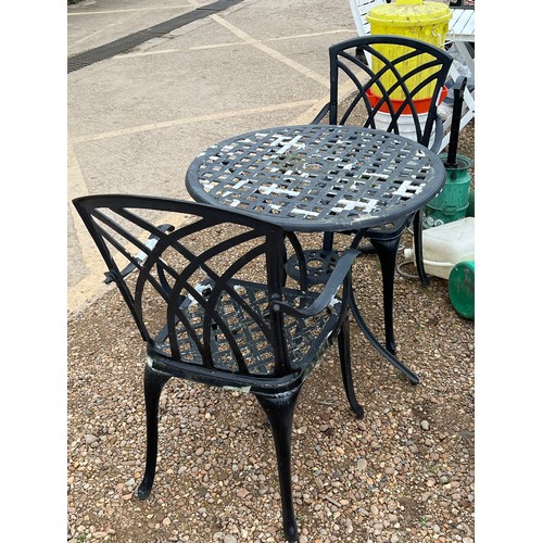 468 - ROUND  CAST ALUMINIUM BISTRO TABLE WITH 2 MATCHING CHAIRS, IT'S IN NEED OF A COAT OF PAINT BUT OTHER... 