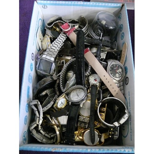 121 - A BOX OF MANY WATCHES AT LEAST 30