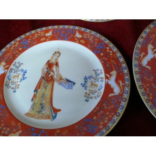 132 - PHILIPPE DESHOULIERES PORCELAINE DE LIMOGES FRANCE, 6 PLATES AND A TRAY, IN VERY GOOD CONDITION.