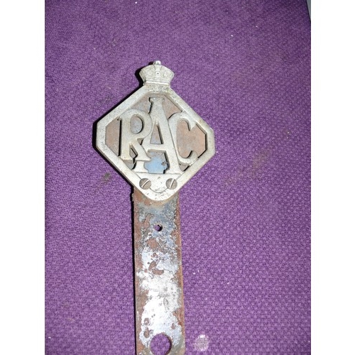 17 - A PRE 1953 VINTAGE RAC CAR BADGE