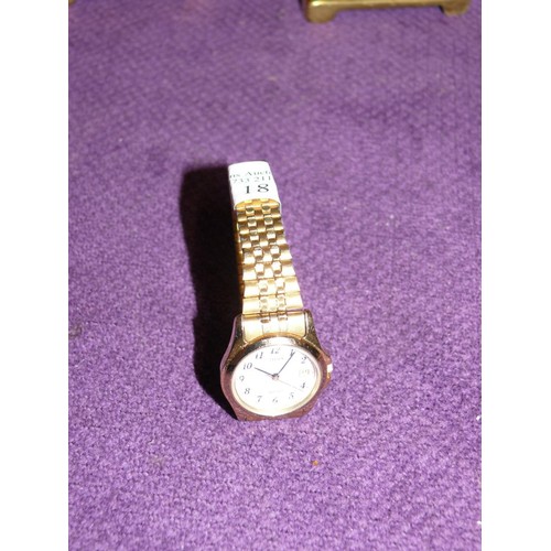 18 - A GOLD PLATED VINTAGE CITIZEN WATCH