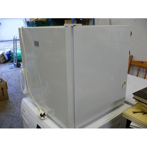 434 - ZANUSSI SMALL TABLE TOP FREEZER