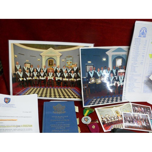 14 - A COLLECTION OF MASONS ITEM MEDALS JEWELS WINDRUSH LODGE 1877, MASONS SAMARITAN FUND, PLUS OTHERS, L... 