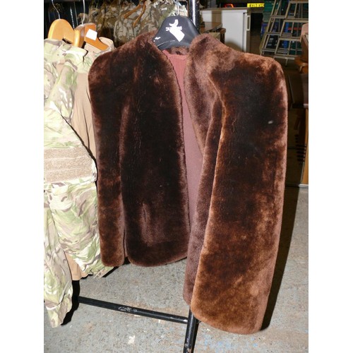 416 - VINTAGE LADIES BROWN SHEEPSKIN JACKET