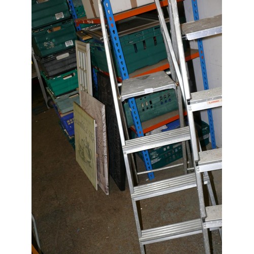 439 - ALUMINIUM 3 STEP LADDER