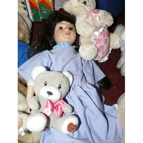 275 - COLLECTION OF CUDDLY TOYS TO INCLUDE BOYDS BEAR, SQUIRREL, BUNNY, POSH BEAR ETC