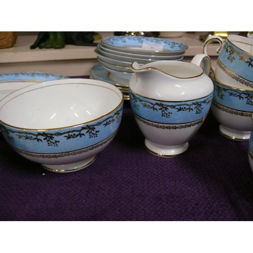 86 - SALISBURY BONE CHINA TEASET IN PALE BLUE AND GOLD, 6 CUPS/SAUCERS, CREAMER AN SUGAR PLUS 5 SIDE  PLA... 