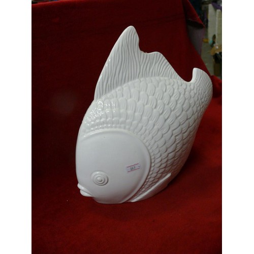 100 - LARGE WHITE CERAMIC FISH BOWL