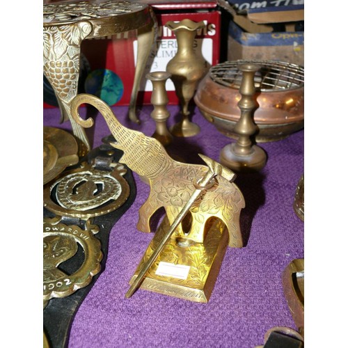 117 - COLLECTION OF BRASS WARES INCLUDING  CROCODILE NUTCRACKERS, CORK SCREWS,  CANDLESTICKS ETC