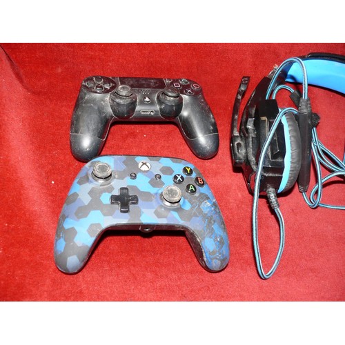 130 - GAMING HEADSET (KOTION  EACH) AND 4 CONTROLLERS