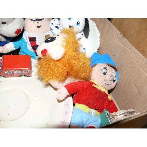 224 - SELECTION OF VINTAGE TOYS AND CHILDRENS ITEMS TO INCLUDE POSTMAN PAT, NODDY, 101 DALMATIONS, WINNIE ... 