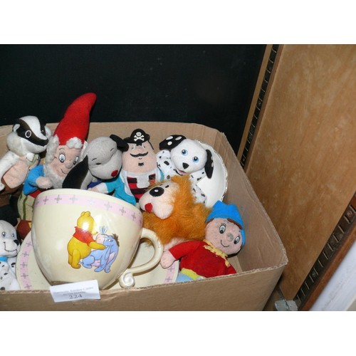 224 - SELECTION OF VINTAGE TOYS AND CHILDRENS ITEMS TO INCLUDE POSTMAN PAT, NODDY, 101 DALMATIONS, WINNIE ... 