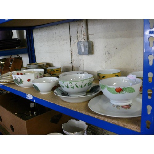 227 - 4 SHELVES OF VARIOUS CHINA, GLASSWARE AND KITCHENWARE