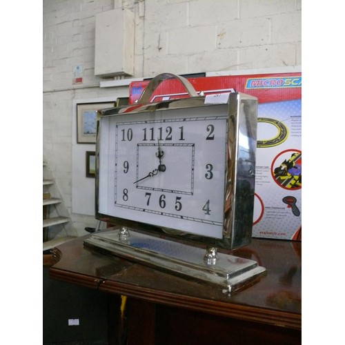 287 - LOVELY CHROME EFFECT MANTLE CLOCK WITH LARGE NUMBERS