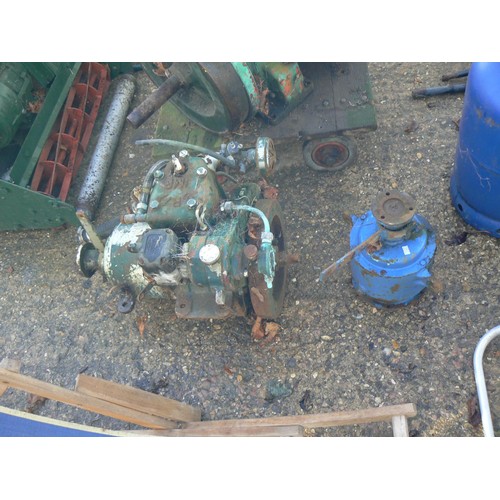 514 - BRIT IMP, MARINE SINGLE CYLINDER SMALL BOAT ENGINE, WITH REVERSING GEAR BOX, THE LOT ALSO INCLUDES A... 