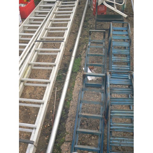 523 - STEEL CAR RAMPS IN GOOD CONDITION