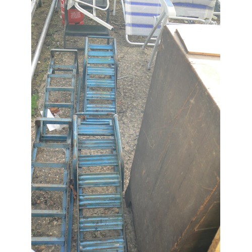 524 - ANOTHER SET OF METAL CAR RAMPS IN GOOD CONDITION