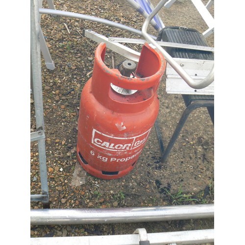 526 - 6KG FULL PROPANE CYLINDER