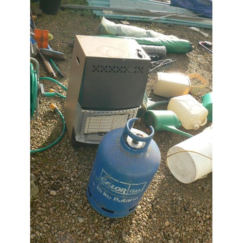 542 - PORTABLE GAS FIRE AND EMPTY 15 KG BUTANE BOTTLE