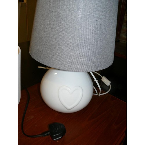 492 - 2 CONTEMPORARY TABLE LAMPS