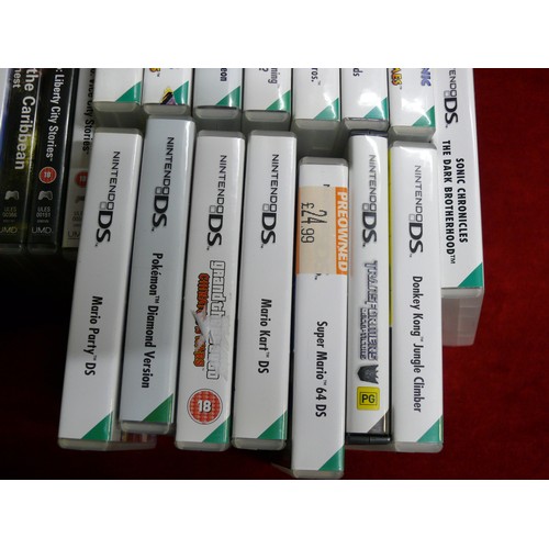 66 - LARGE SELECTION OF EMPTY GAME CASES AND INSTRUCTIONS FOR NINTENDO DS AND SONY PSP