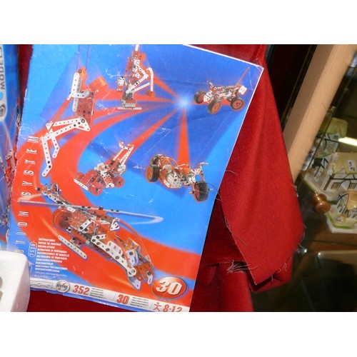 68 - MECCANO -  MULTI MODELS, AGED 8+, CONTENTS UNCHECKED