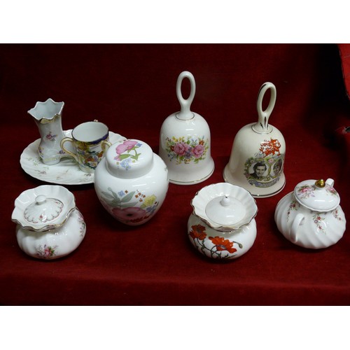 80 - SELECTION OF DECORATIVE CHINA TO INCLUDE DRESDEN, WEDGWOOD, SADLER ETC