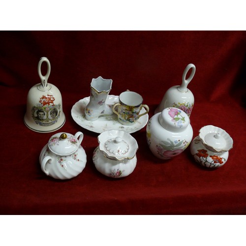 80 - SELECTION OF DECORATIVE CHINA TO INCLUDE DRESDEN, WEDGWOOD, SADLER ETC