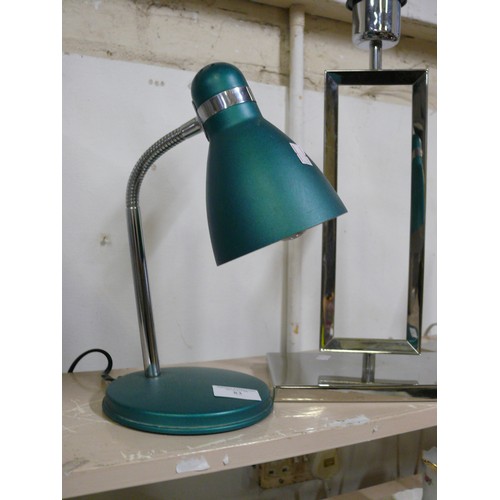 83 - A RETRO GREEN DESK LAMP