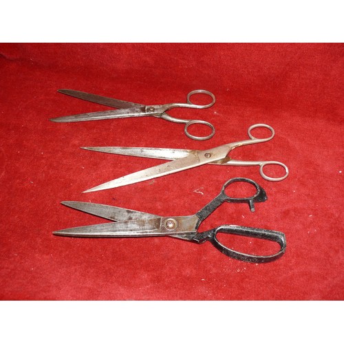 90 - 3 PAIRS OF LARGE VINTAGE SCISSORS