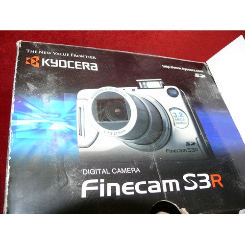 95 - KYOCERA DIGITAL CAMERA FINECAM S3R WITH ORIGINAL BOX AND INSTRUCTIONS