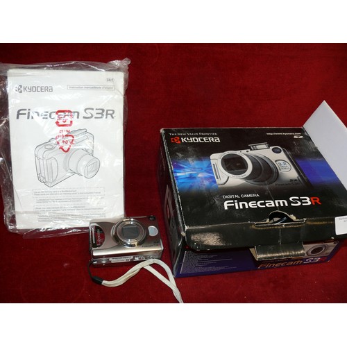 95 - KYOCERA DIGITAL CAMERA FINECAM S3R WITH ORIGINAL BOX AND INSTRUCTIONS