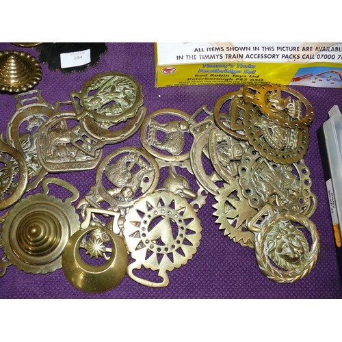 104 - LARGE COLLECTION OF HORSE BRASSES AND LEATHERS