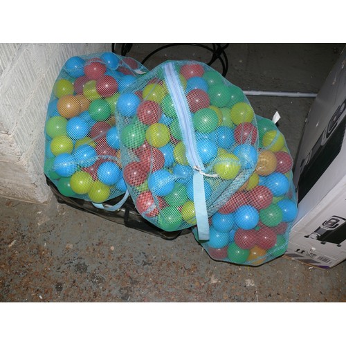 151 - MAMAS & PAPAS PLAY PEN AND 3 BAGS OF PLASTIC PLAY BALLS