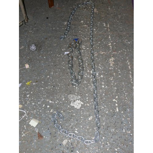 178 - 2 HEAVY DUTY METAL CHAINS