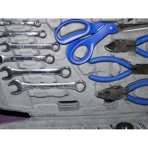 179 - MULTI TOOL SET IN FITTED CASE