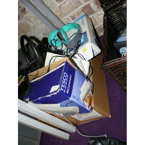 197 - LARGE COLLECTION OF ELECTRICALS PHOTO FRAME, HEADPHONES, LAMINATOR, SKY BOX ETC