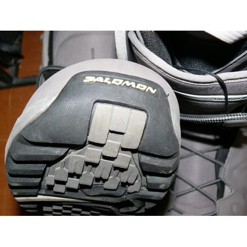 217 - A PAIR OF SALOMON SNOW BOOTS SIZE 9.5