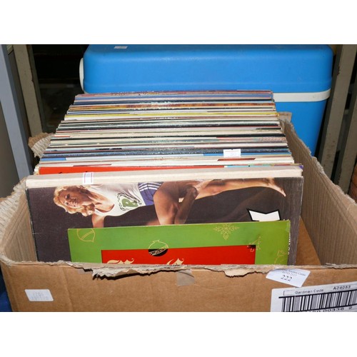 222 - LARGE BOX OF LP RECORDS MANY COUNTRY MUSIC