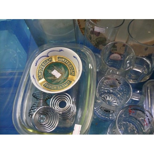 241 - BOX OF VARIOUS DECORATIVE GLASSWARE AND PLATES