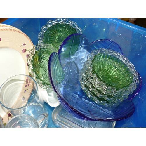 241 - BOX OF VARIOUS DECORATIVE GLASSWARE AND PLATES