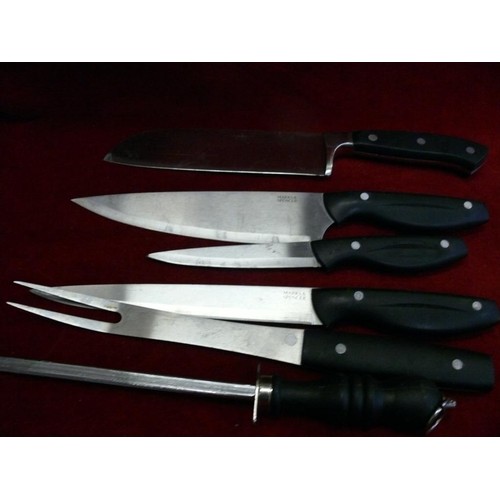 244 - SELECTION OF GOOD QUALITY KITCHEN KNIVES AND A SHARPENING STEEL