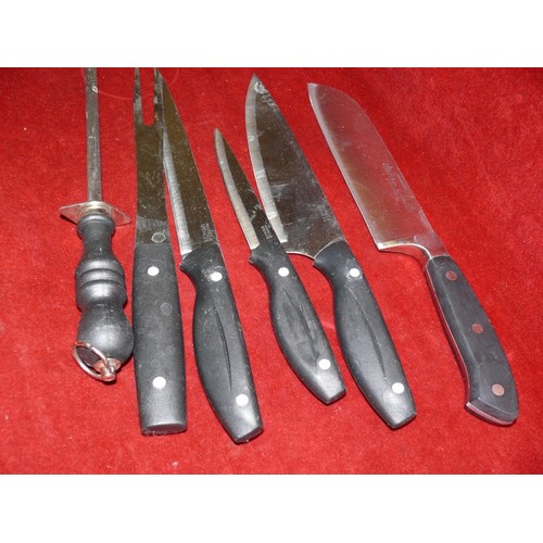 244 - SELECTION OF GOOD QUALITY KITCHEN KNIVES AND A SHARPENING STEEL