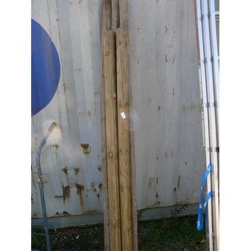 550 - 5 CIRCULAR FENCE POSTS 6FT LONG