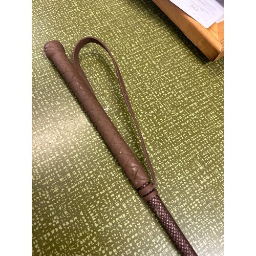 22 - VINTAGE RIDING CROP