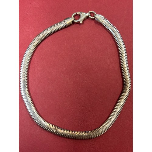 24 - STERLING SILVER FLAT SNAKESKIN LINK BRACELET MARKED 925