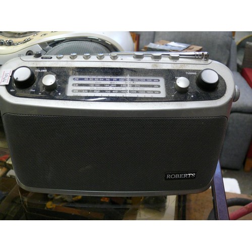 386 - LOT OF 3x RADIOS/CD PLAYERS