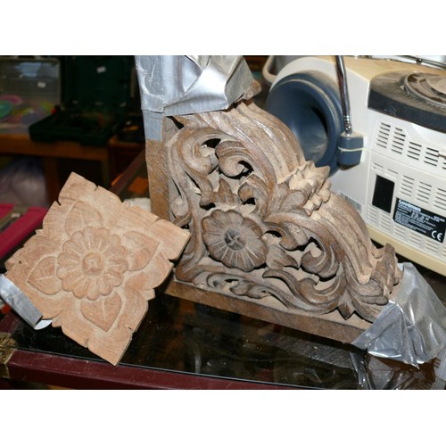 387 - CARVED ASIAN MANGO WOOD BRACKETS (x4) AND FLOWER PANELS (x6).