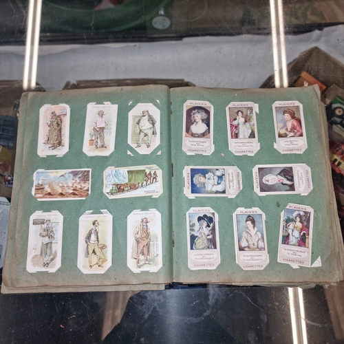 47A - OLD COLLECTION OF CIGARETTE CARDS